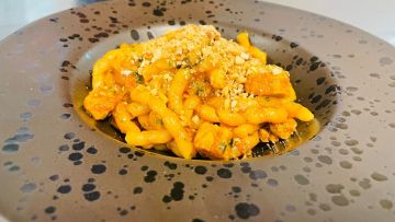 Busiata al ragù di mare, aramatizzata al finocchetto selvatico e mandorle tostate