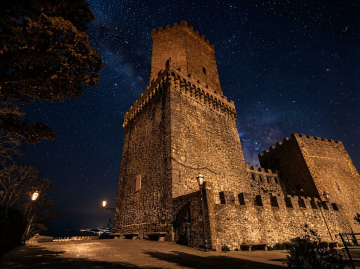 Erice borgo medievale a Capodanno: vista sulle Isole Egadi al tramonto