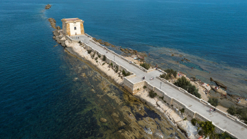 Trapani centro storico con Torre di Ligny e vista sui due mari - Sicilia occidentale
